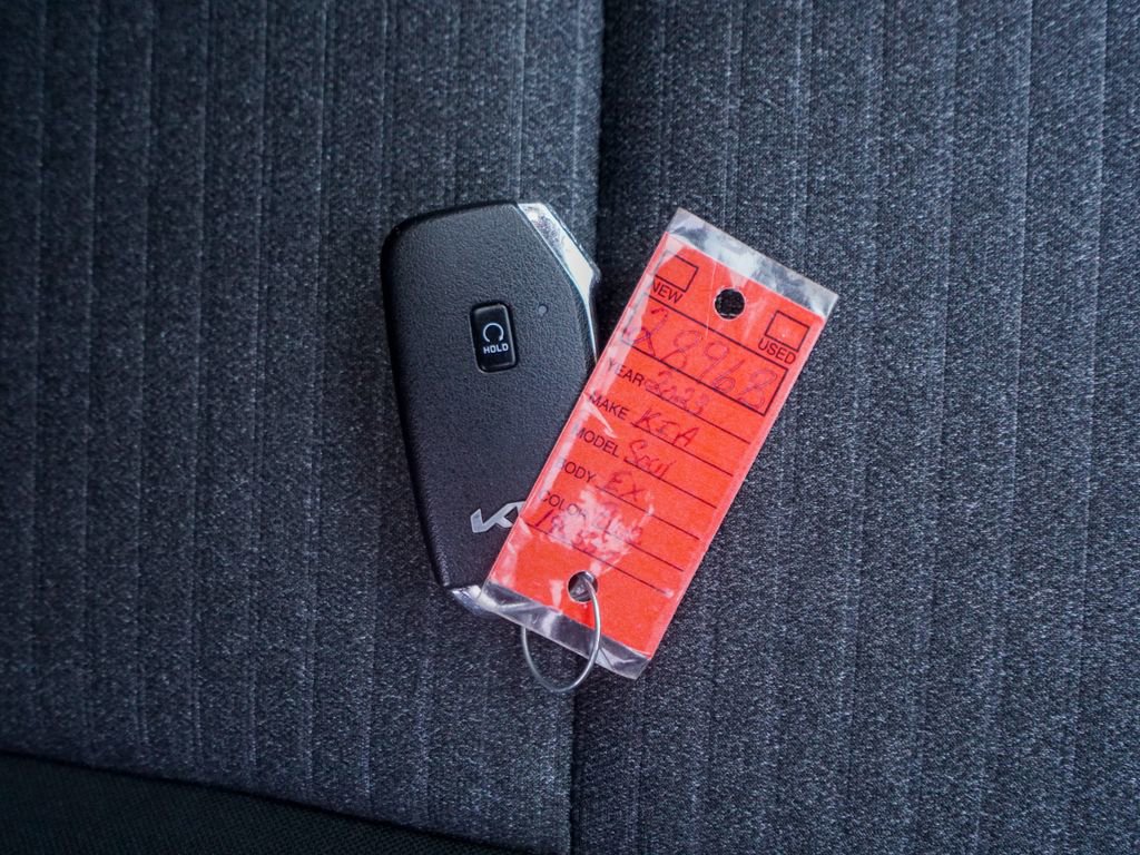 Used 2023 Kia Soul EX image 32