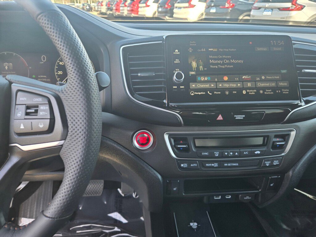 Used 2025 Honda Ridgeline TrailSport image 14