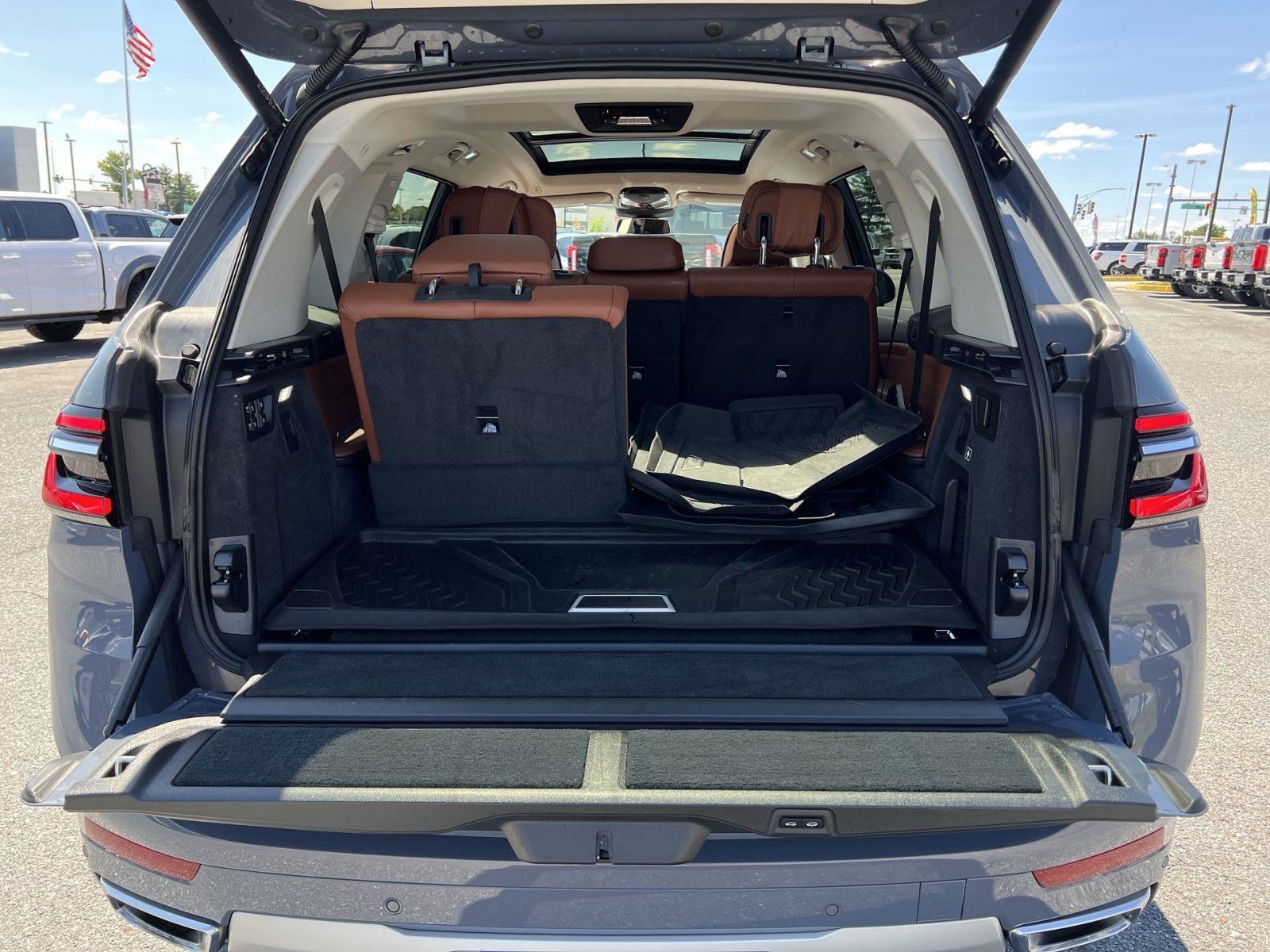 Used 2023 BMW X7 xDrive40i w/ Executive Package AWD/4WD image 27