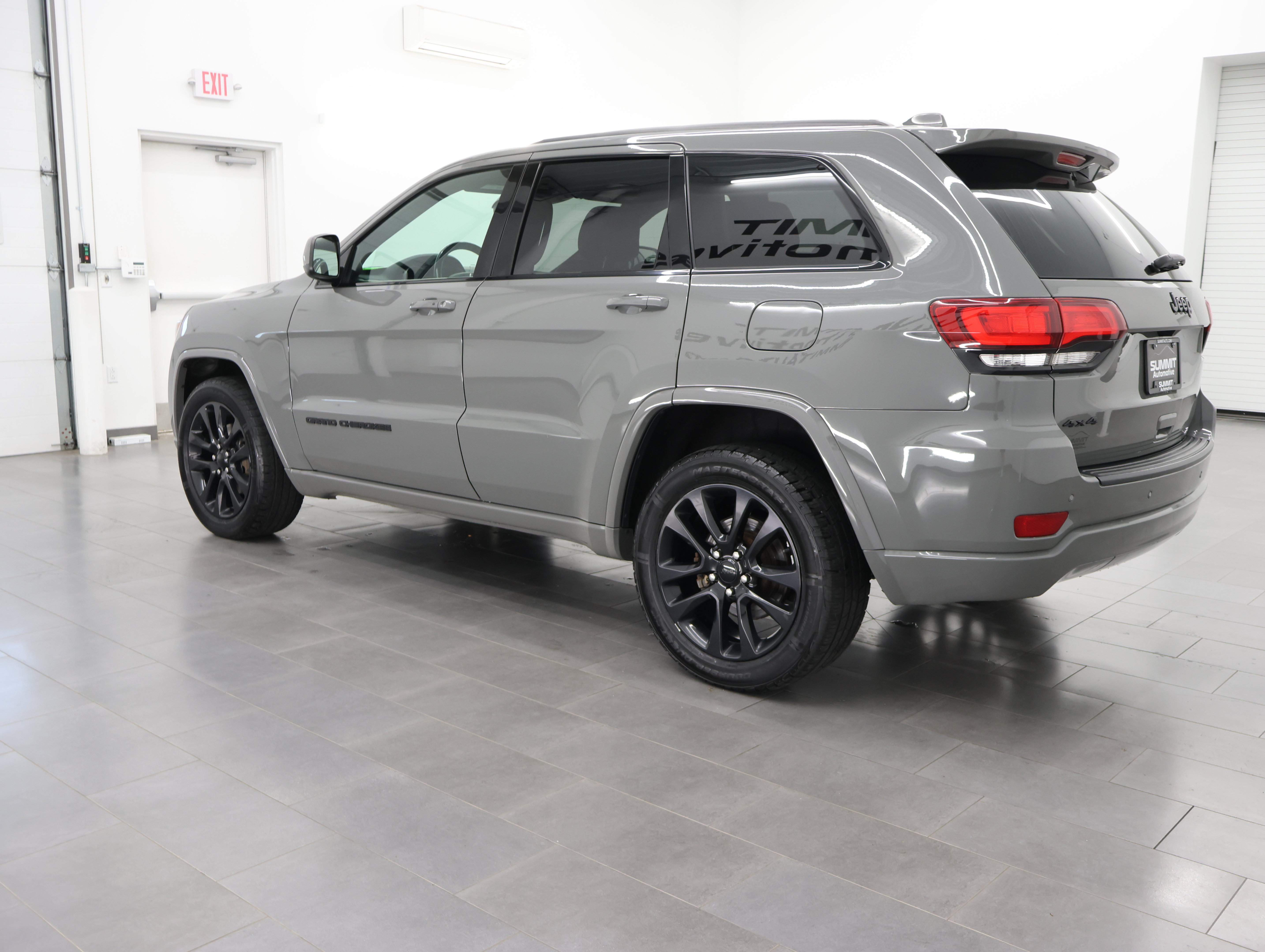 Used 2020 Jeep Grand Cherokee Altitude AWD/4WD image 6