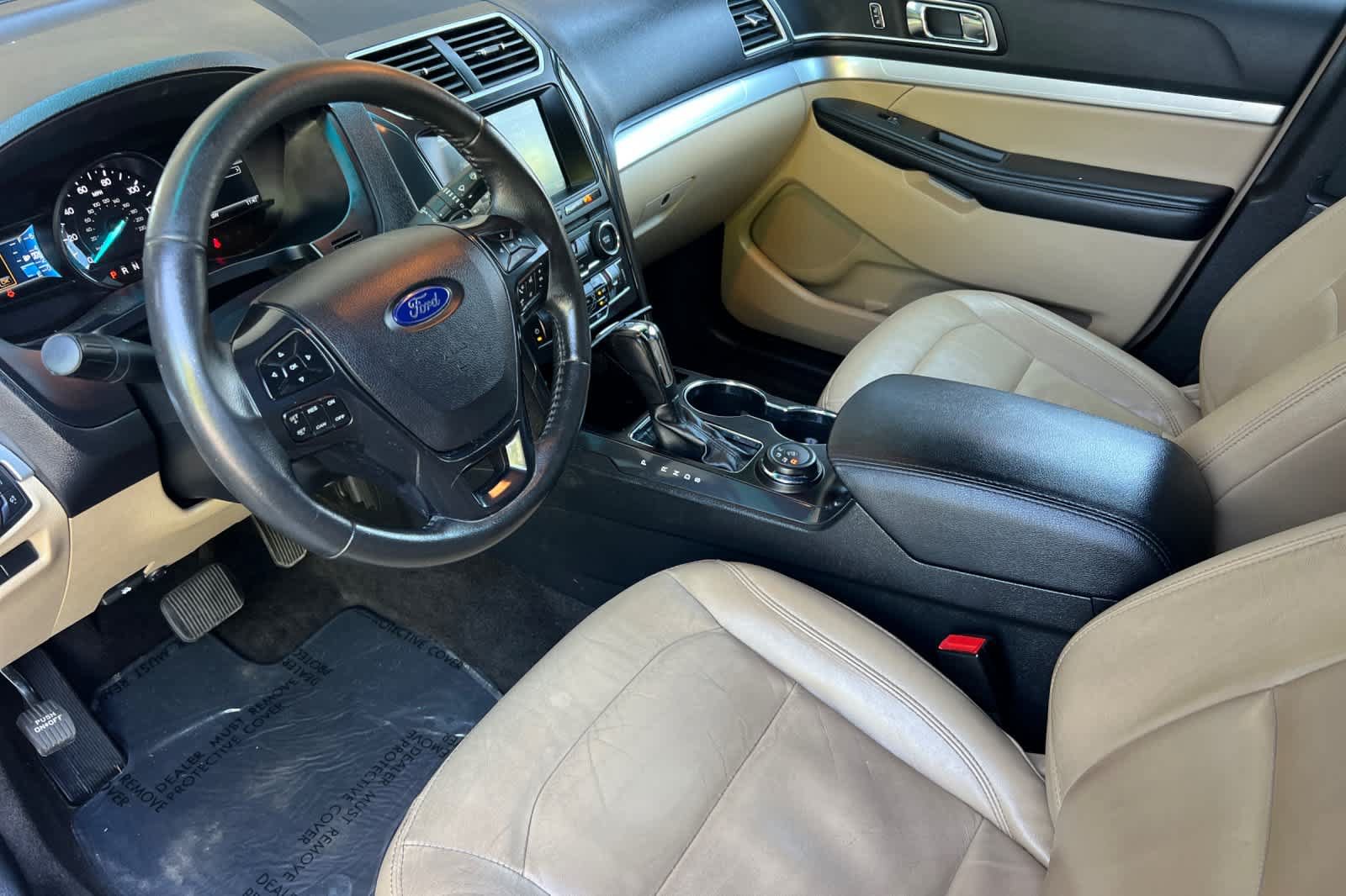 Used 2016 Ford Explorer XLT w/ Equipment Group 202A AWD/4WD image 11