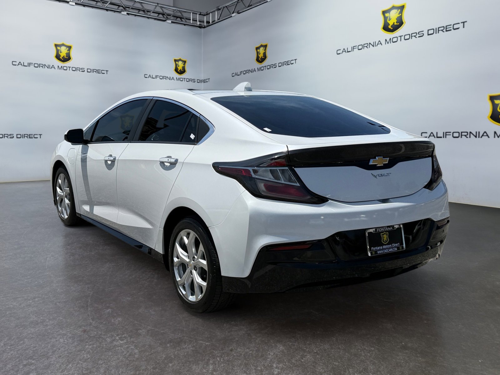 Used 2016 Chevrolet Volt Premier w/ Driver Confidence Package FWD image 3