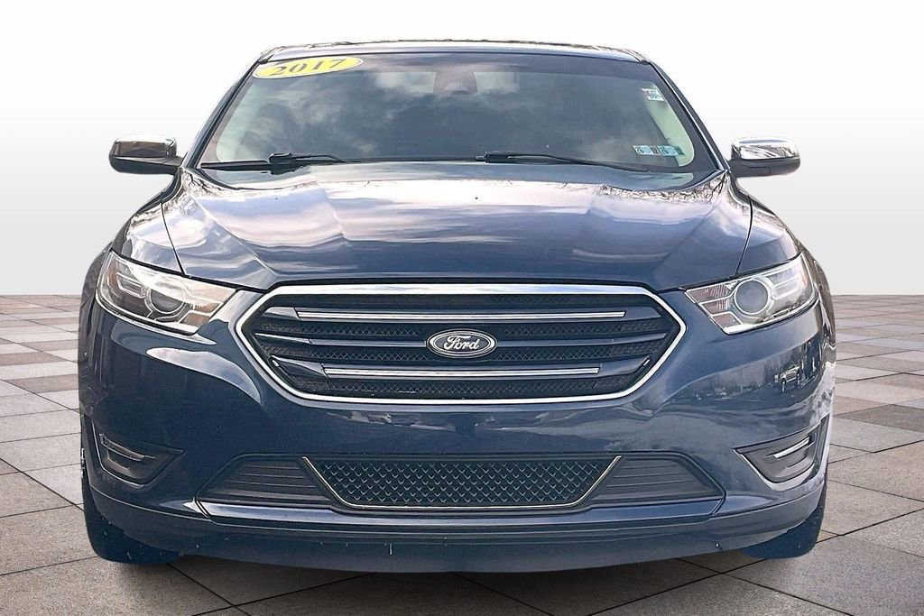 Used 2017 Ford Taurus Limited image 3