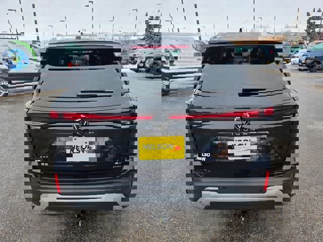 Used 2025 Volkswagen Tiguan SE image 10