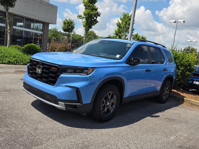 Used 2025 Honda Pilot TrailSport image 3