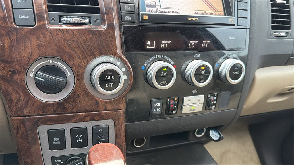 Used 2011 Toyota Sequoia Platinum image 39