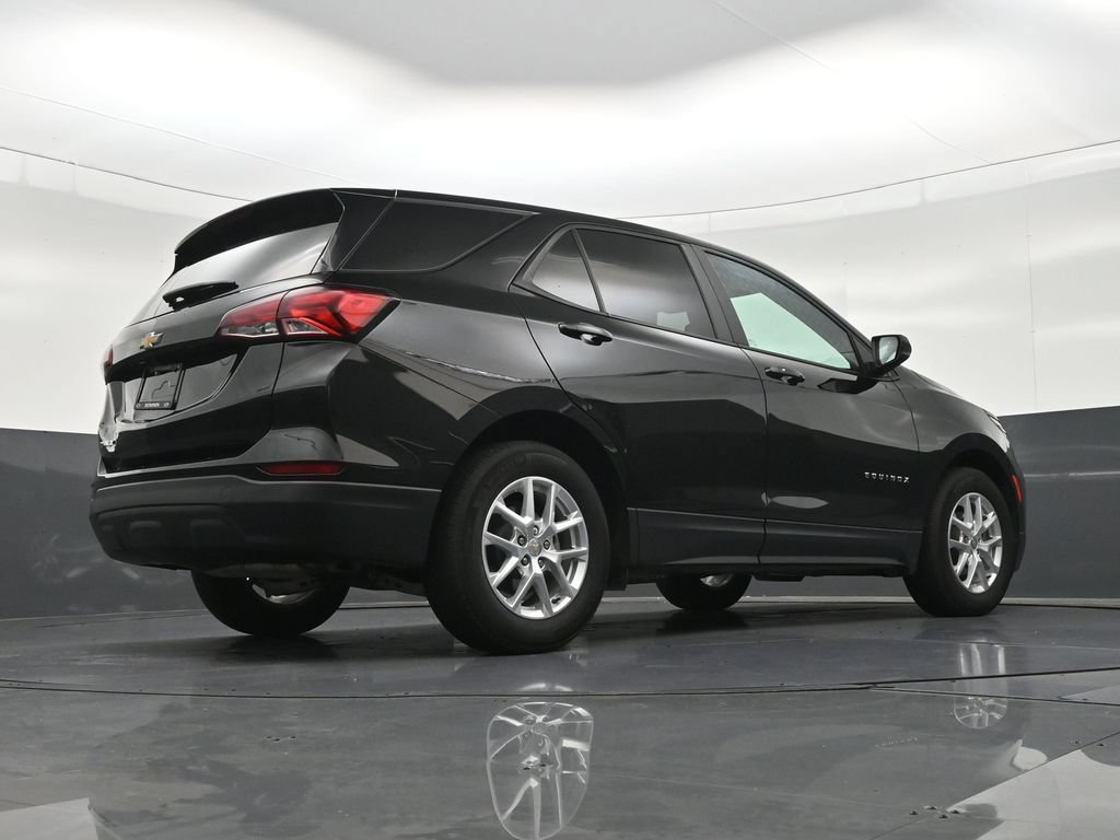Used 2022 Chevrolet Equinox LS w/ LS Convenience Package FWD image 27