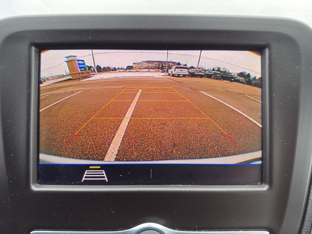 Used 2021 Chevrolet Equinox LS w/ LS Convenience Package image 28