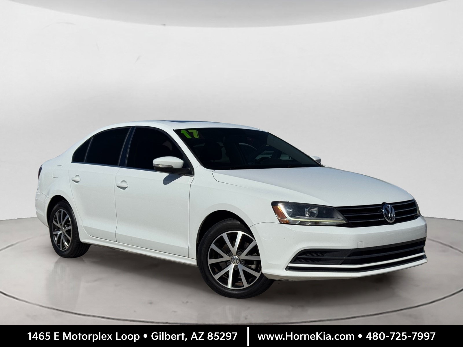 Used 2017 Volkswagen Jetta SE FWD image 1