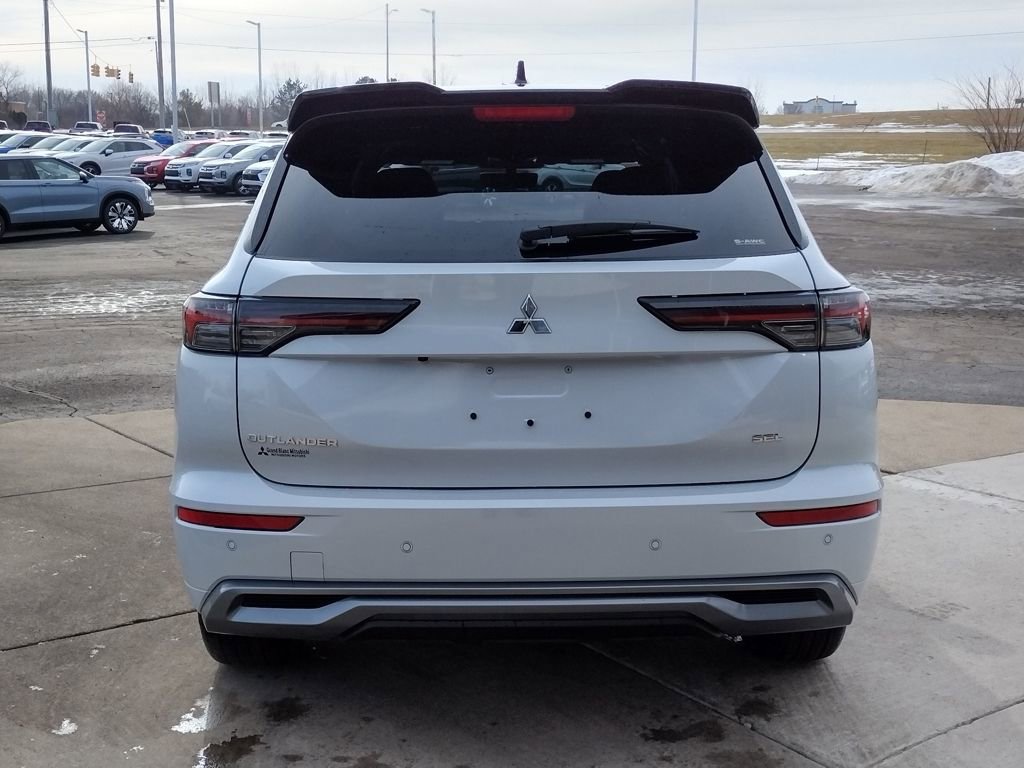 New 2026 Mitsubishi Outlander SEL image 18