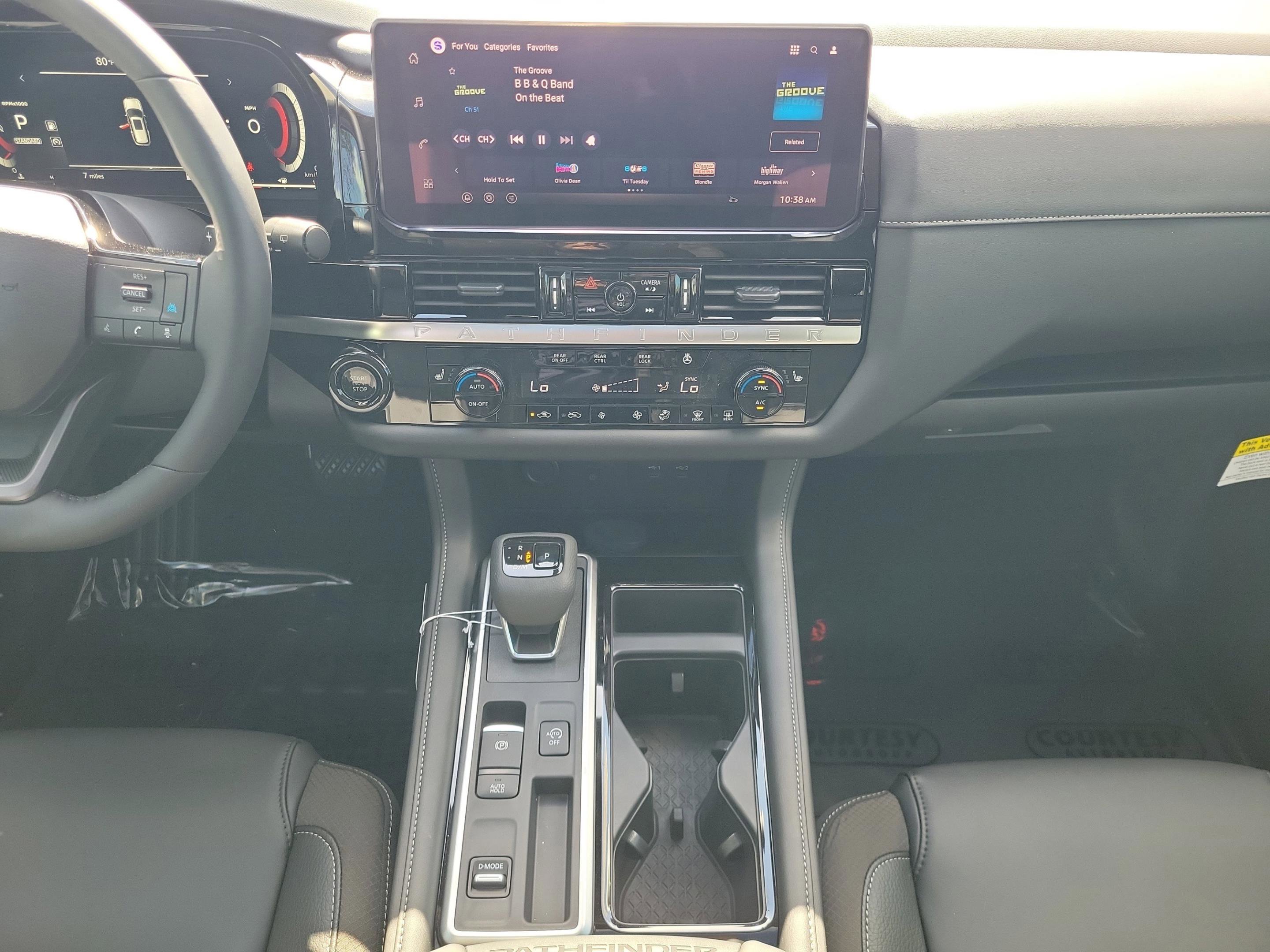 New 2026 Nissan Pathfinder SL image 16