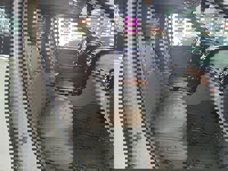 Used 2010 Saturn Outlook XR image 17