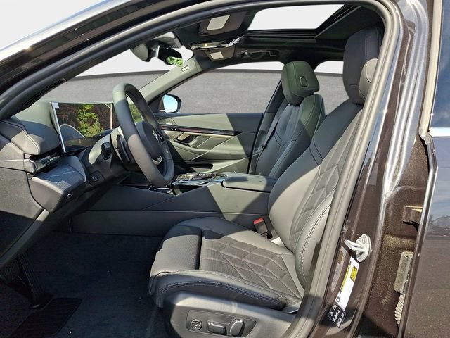 New 2026 BMW 540i xDrive AWD/4WD image 11