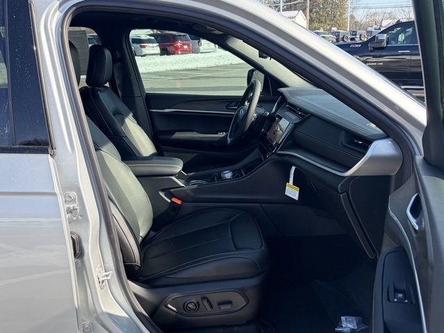 New 2026 Jeep Grand Cherokee Limited w/ Luxury Tech Group II image 49