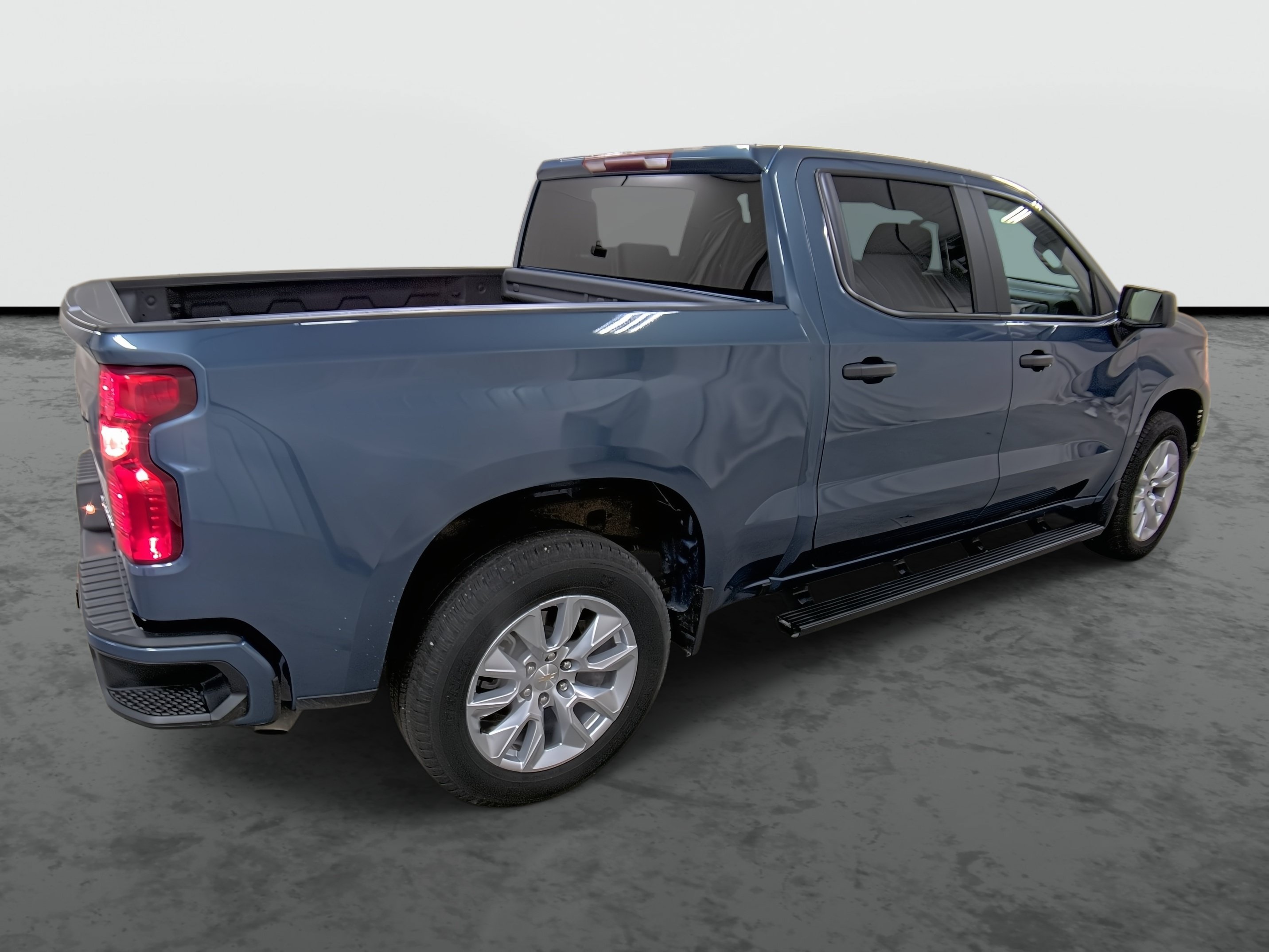 Used 2024 Chevrolet Silverado 1500 Custom AWD/4WD image 4