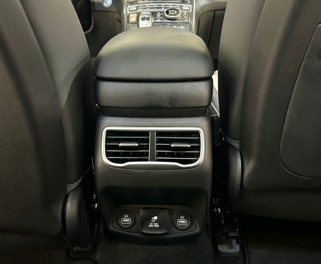 Used 2021 Hyundai Santa Fe Limited image 28