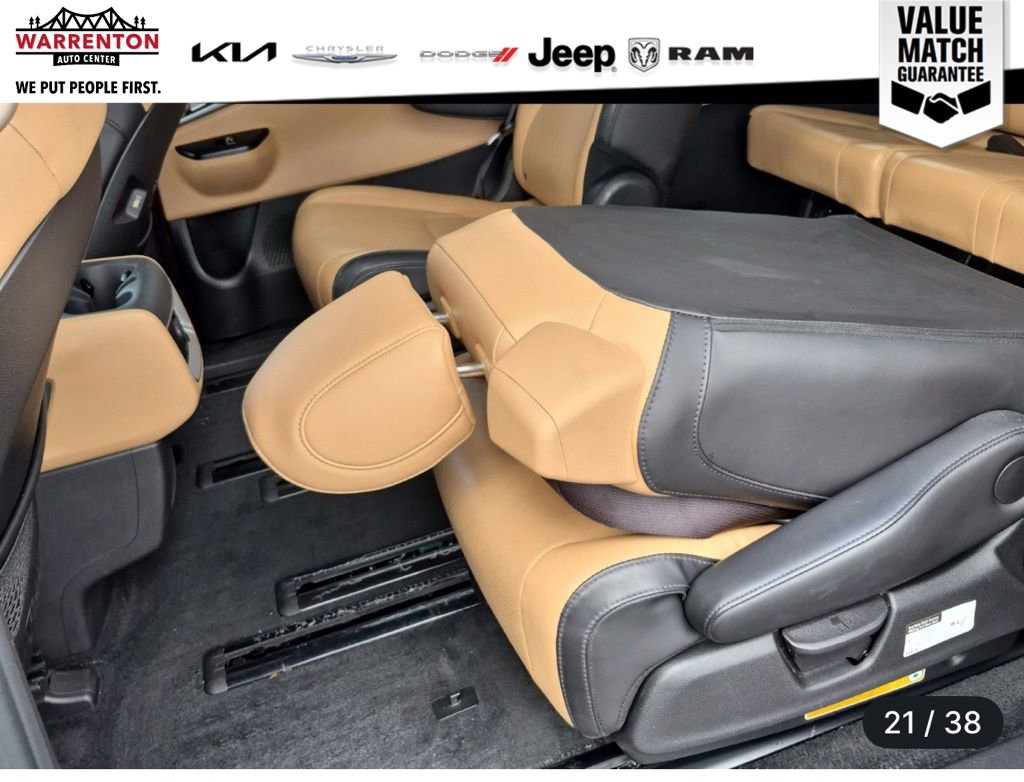 Used 2022 Kia Carnival LX image 7