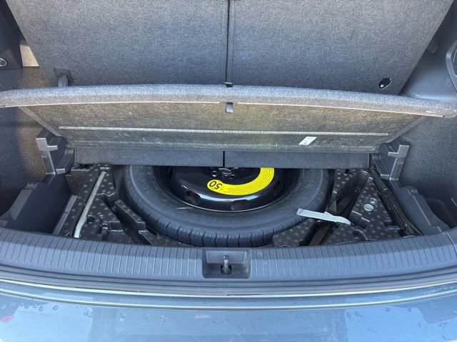 Used 2024 Volkswagen Tiguan SE image 36