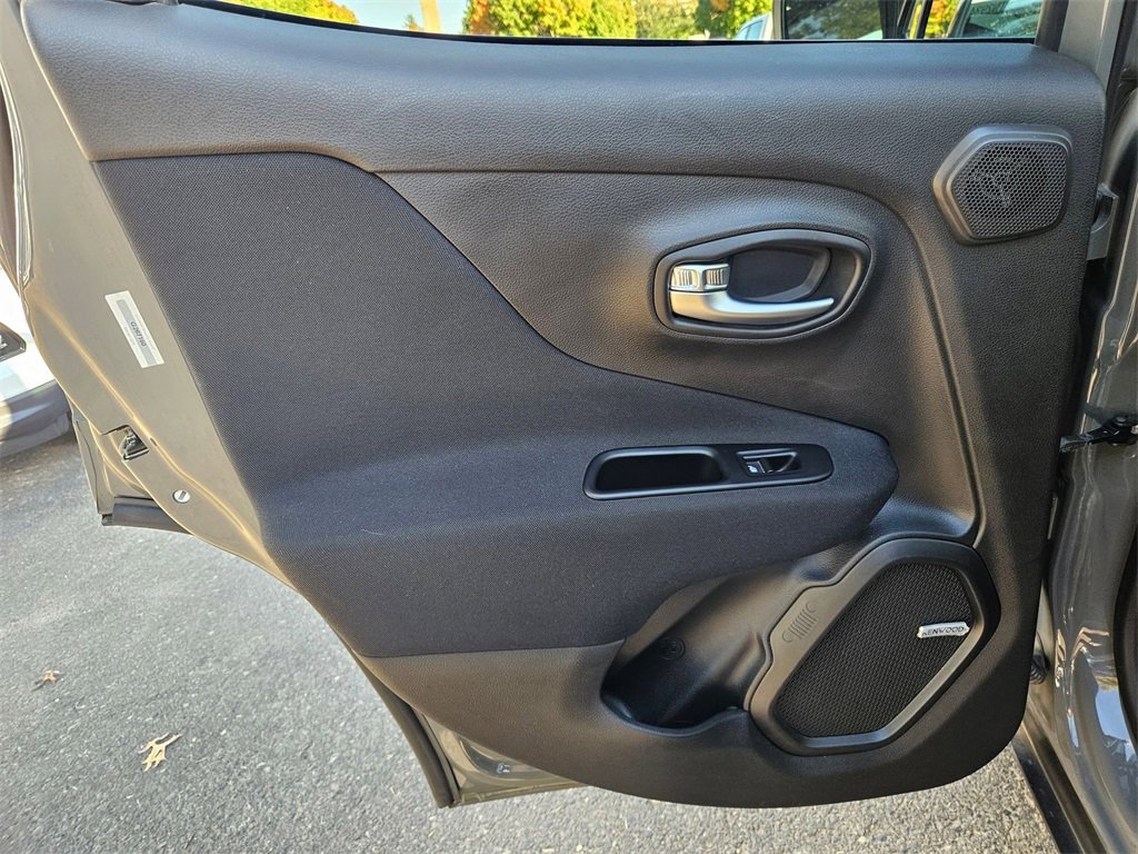 Certified 2021 Jeep Renegade Latitude w/ Luxury Group I image 14