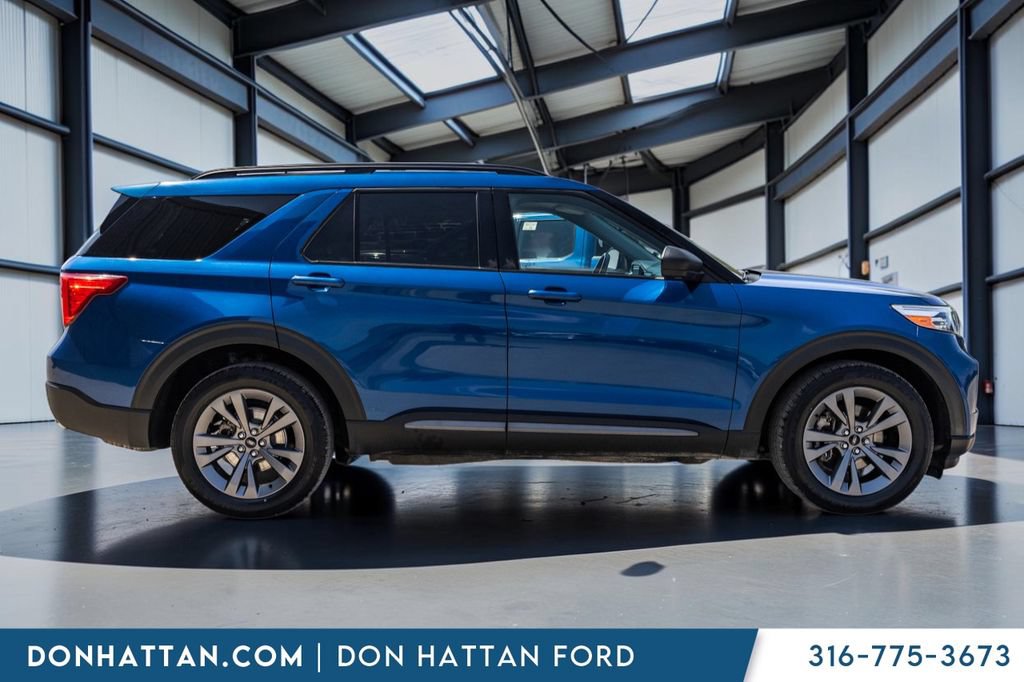 Used 2021 Ford Explorer XLT w/ Equipment Group 202A AWD/4WD image 30