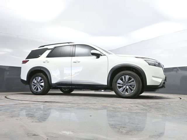 Used 2025 Nissan Pathfinder SV AWD/4WD image 46