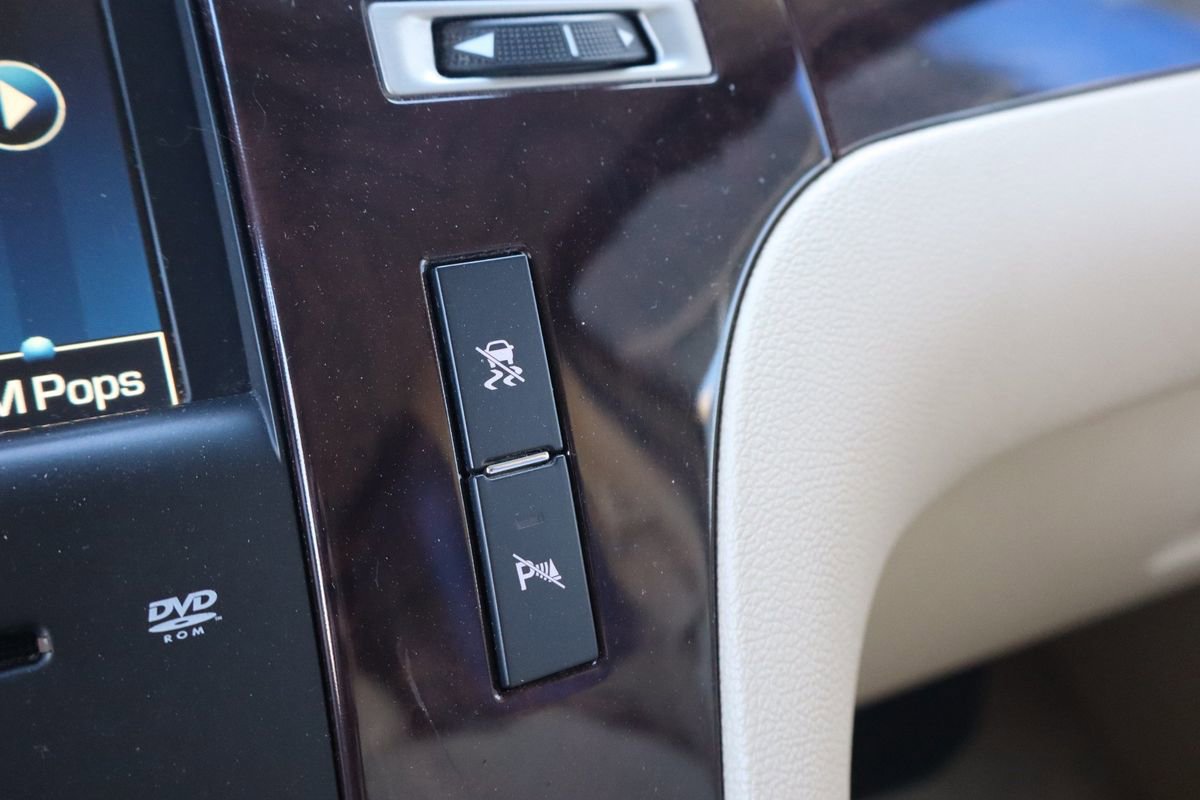 Used 2007 Cadillac Escalade AWD w/ Information Package image 23