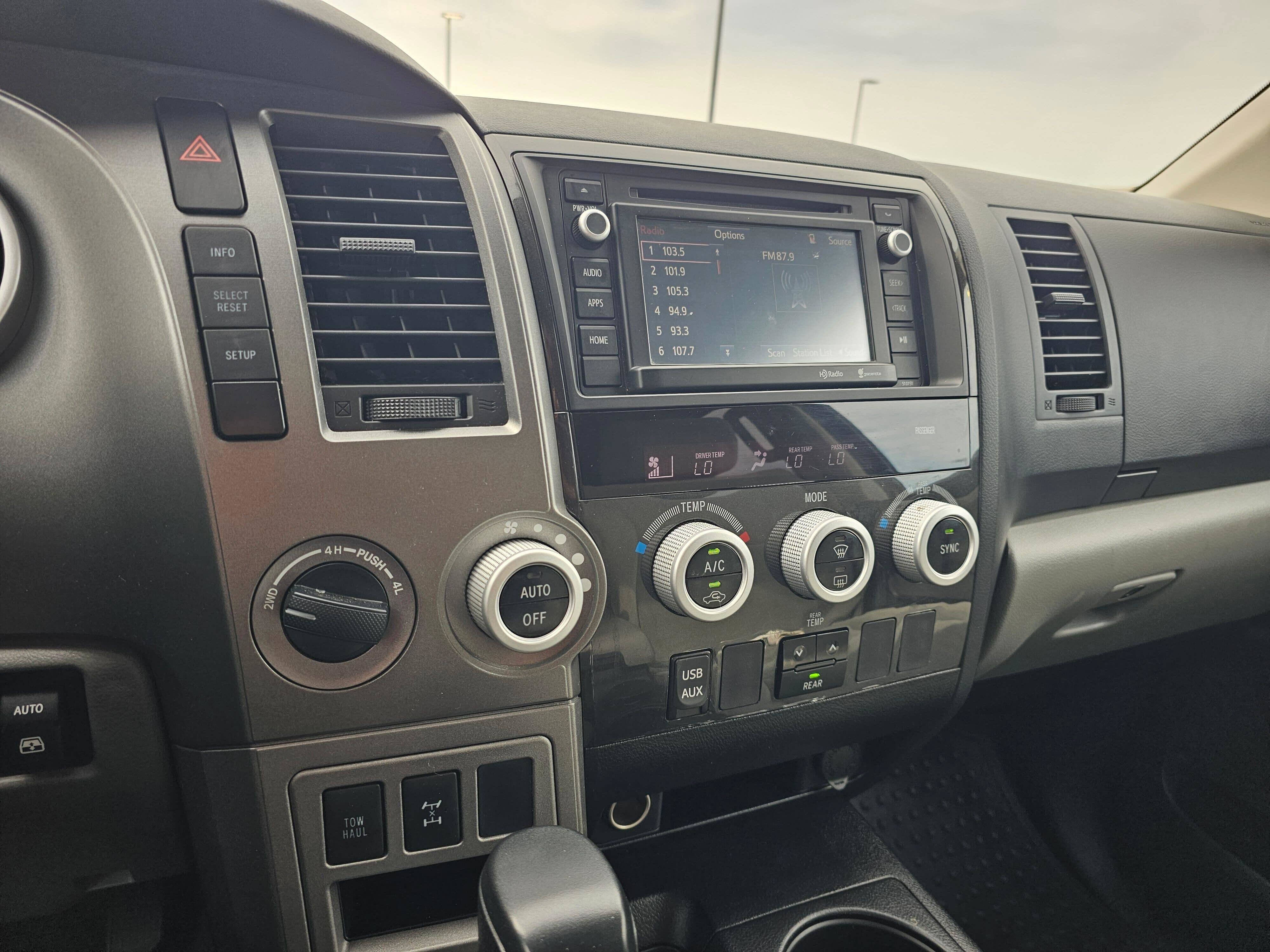 Used 2016 Toyota Sequoia SR5 AWD/4WD image 25