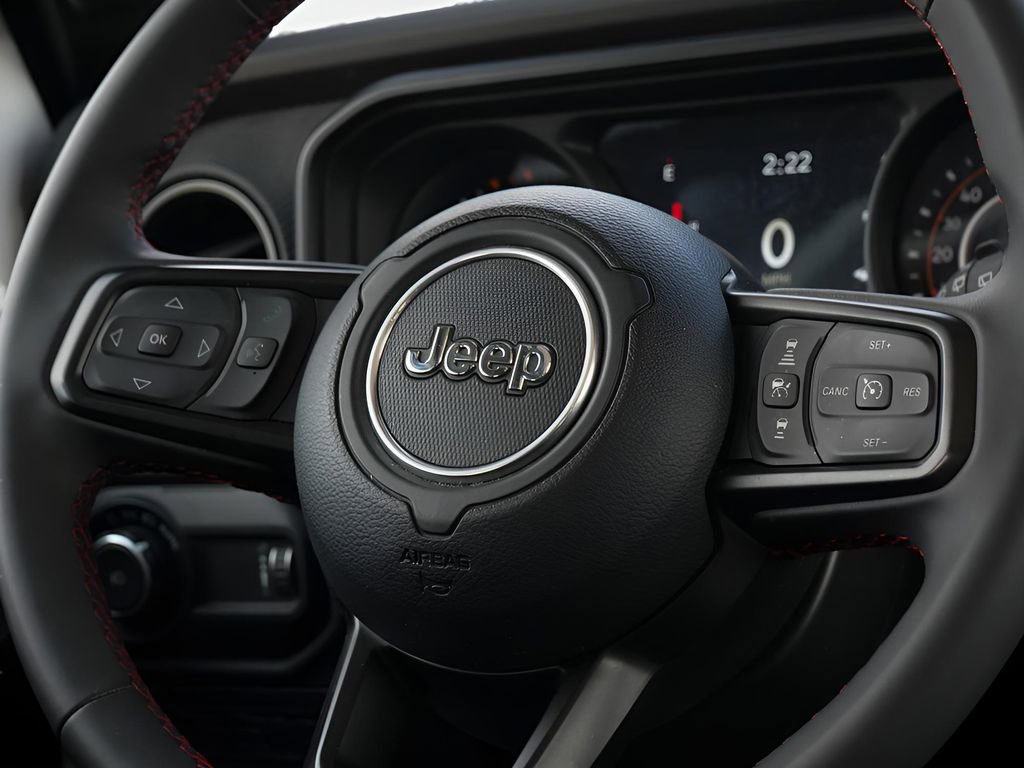 Used 2025 Jeep Wrangler Unlimited Rubicon image 31