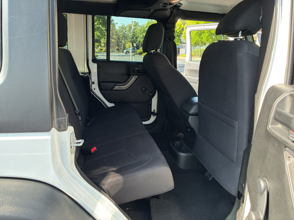 Used 2018 Jeep Wrangler Unlimited Sport w/ Connectivity Group AWD/4WD image 45
