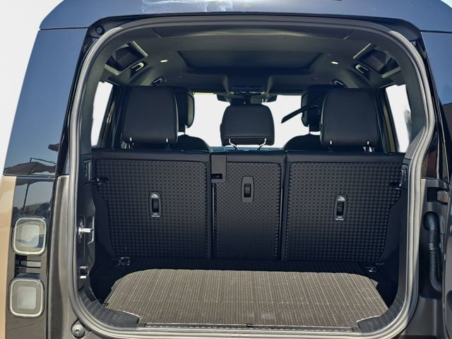 New 2026 Land Rover Defender 110 X-Dynamic SE AWD/4WD image 12