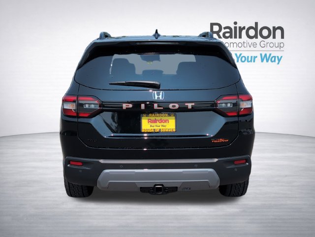 Certified 2026 Honda Pilot TrailSport image 6