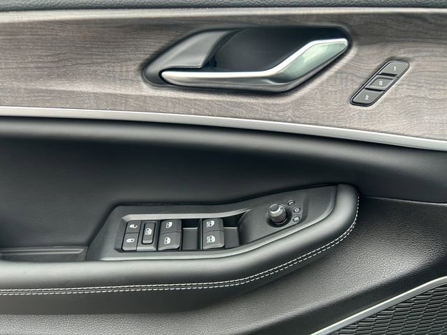 New 2026 Jeep Grand Cherokee L Limited AWD/4WD image 12