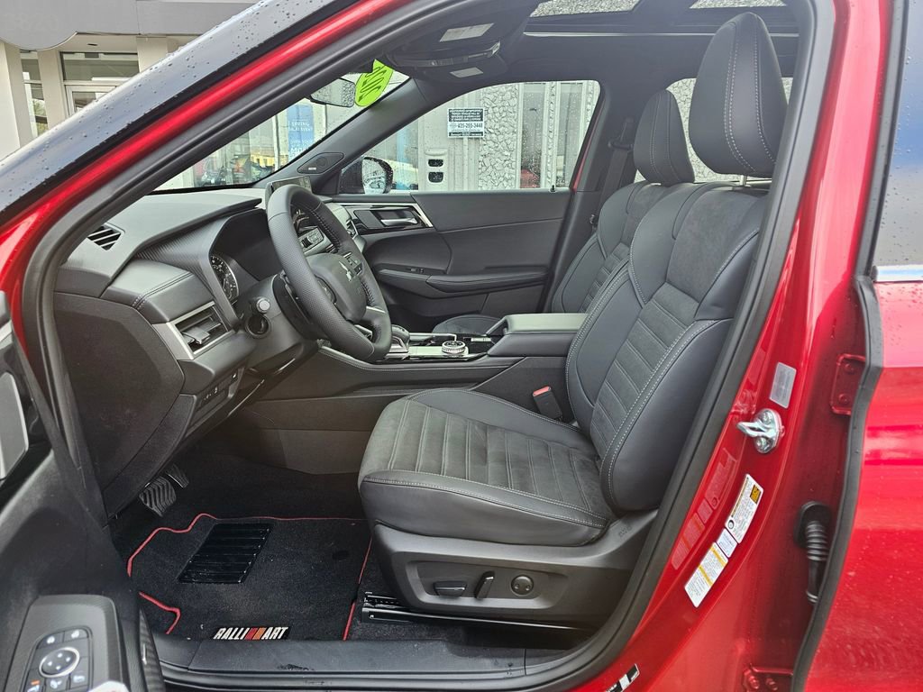New 2026 Mitsubishi Outlander AWD image 17