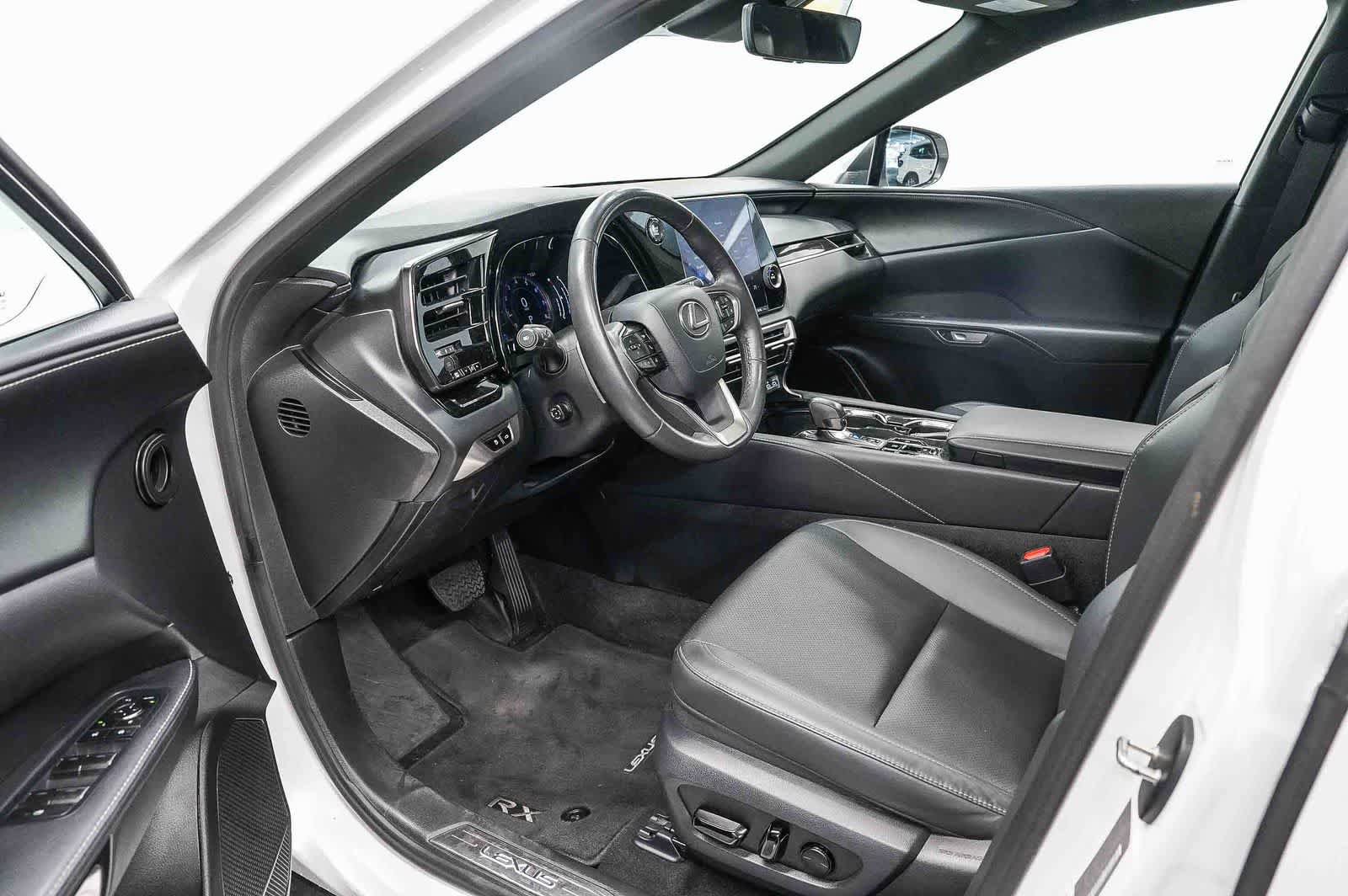 Used 2024 Lexus RX 350 FWD w/ Technology Package image 18