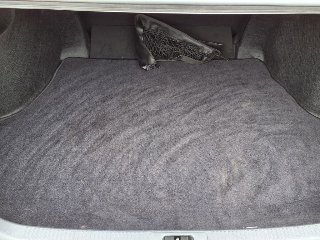 Used 2023 Toyota Camry SE image 10