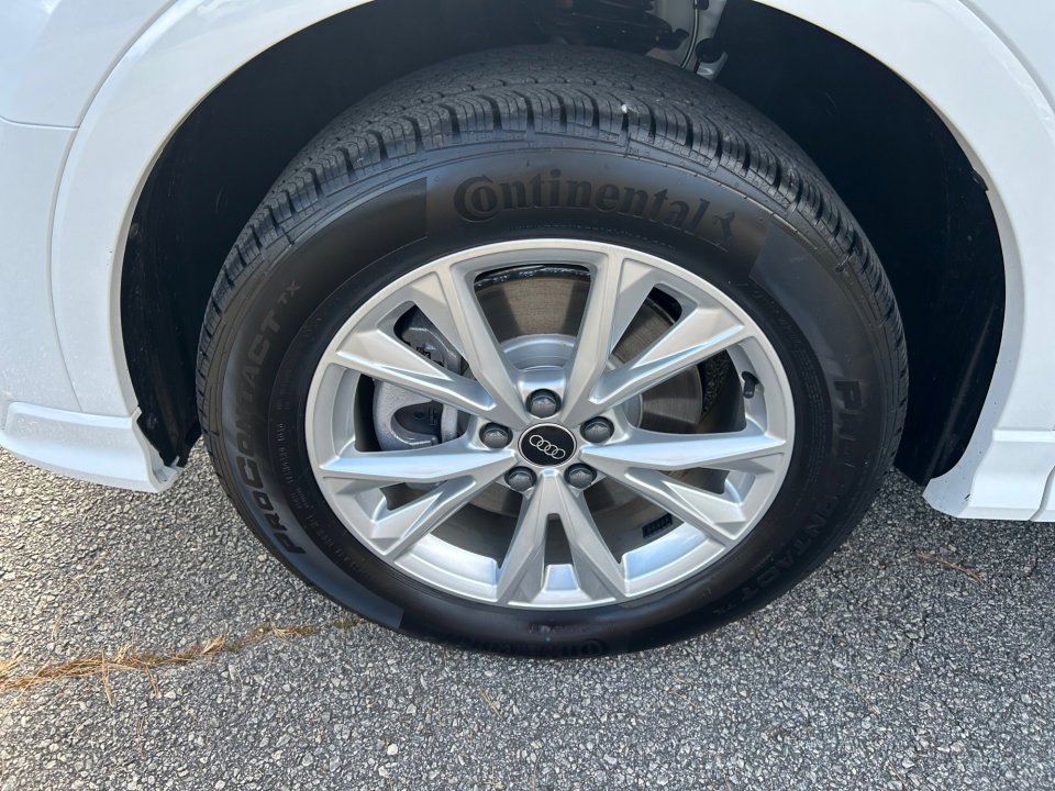 Certified 2025 Audi Q3 2.0T Premium w/ Convenience Package image 27