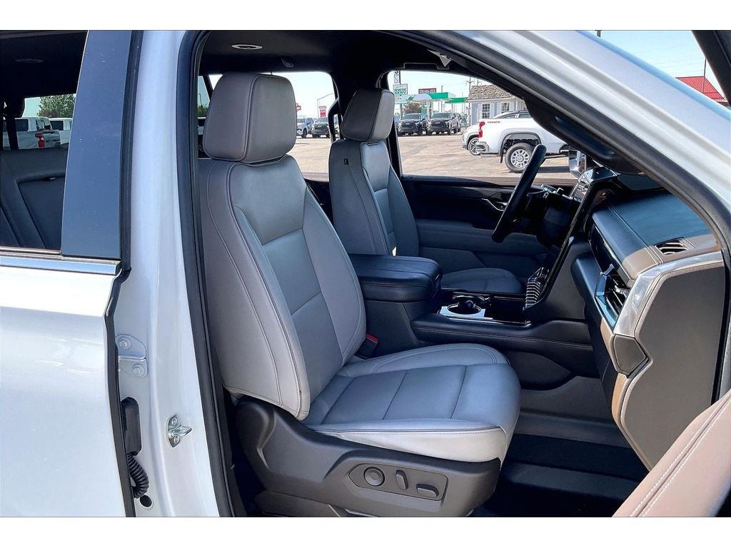 Used 2026 GMC Yukon Elevation AWD/4WD image 8