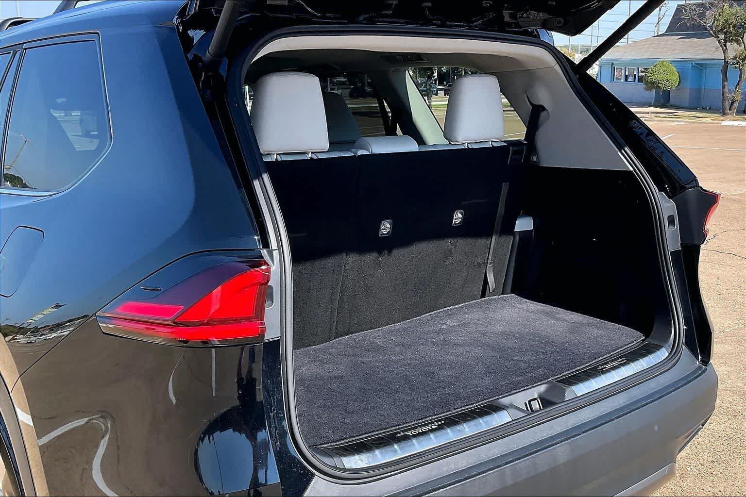 Used 2025 Toyota Grand Highlander FWD image 18