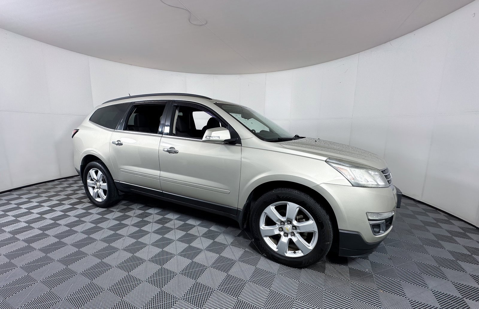 Used 2016 Chevrolet Traverse LT w/ Style and Technology Package