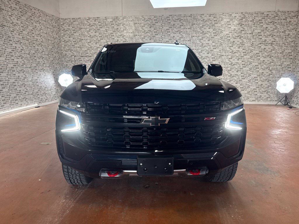 Used 2023 Chevrolet Tahoe Z71 w/ Luxury Package AWD/4WD image 2