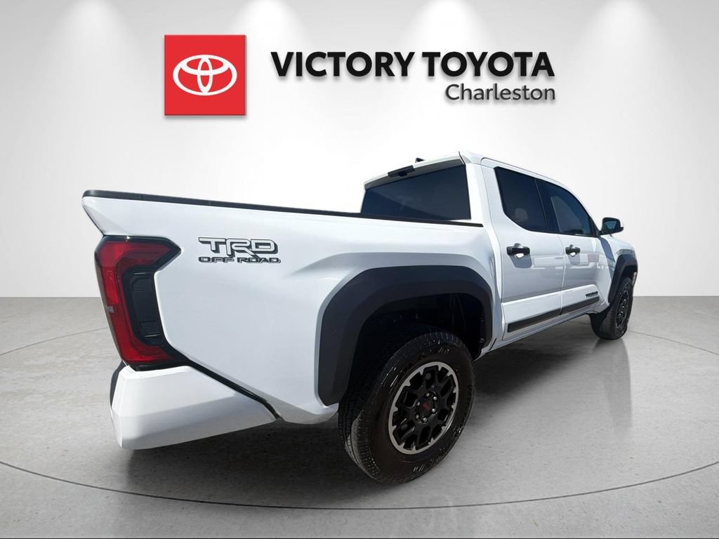 Used 2025 Toyota Tacoma TRD Off-Road AWD/4WD image 7