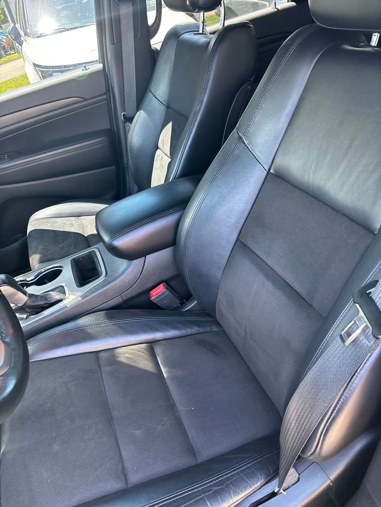 Used 2020 Jeep Grand Cherokee Altitude AWD/4WD image 9