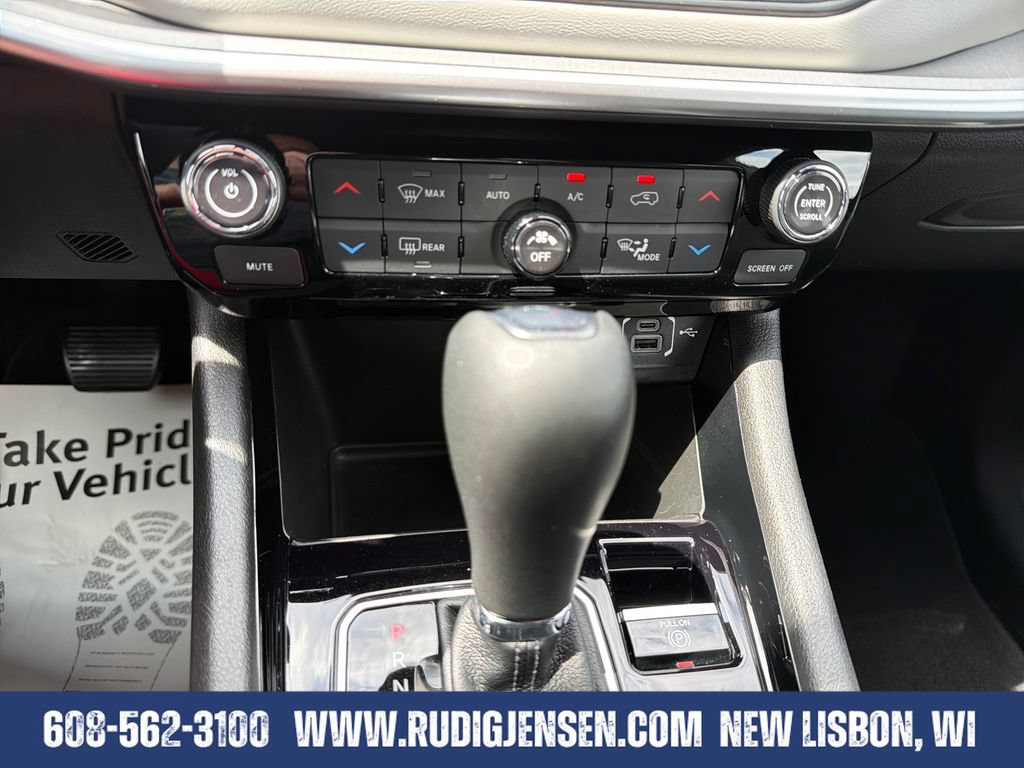 Used 2025 Jeep Compass Limited AWD/4WD image 17