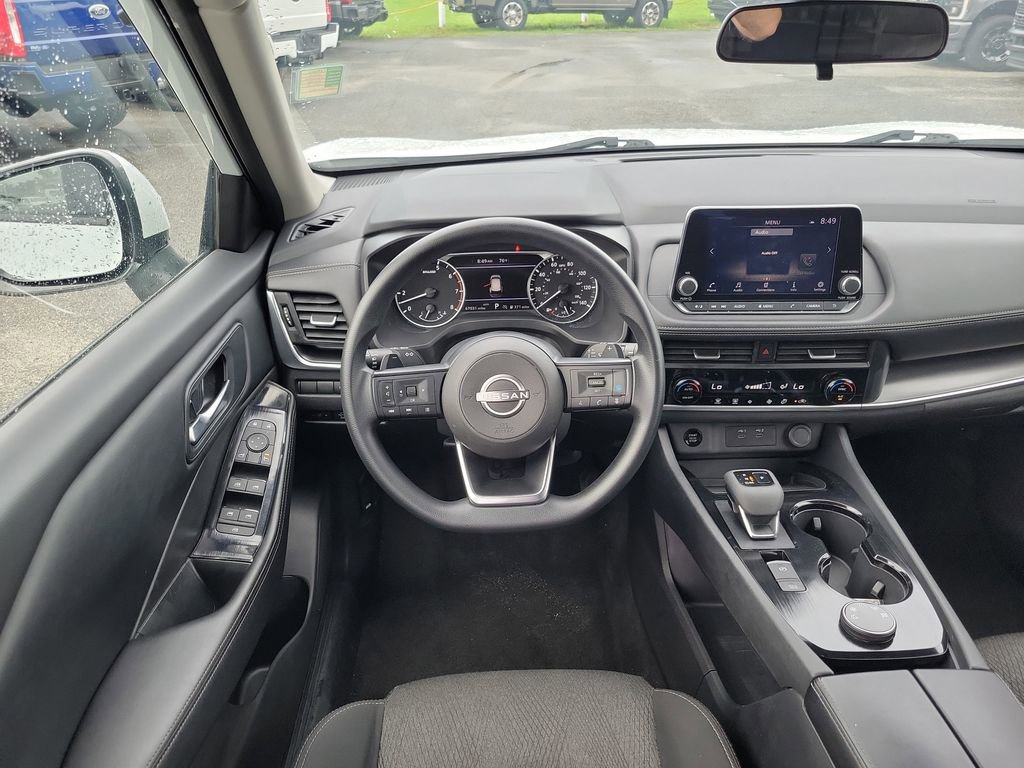 Used 2024 Nissan Rogue SV AWD/4WD image 29