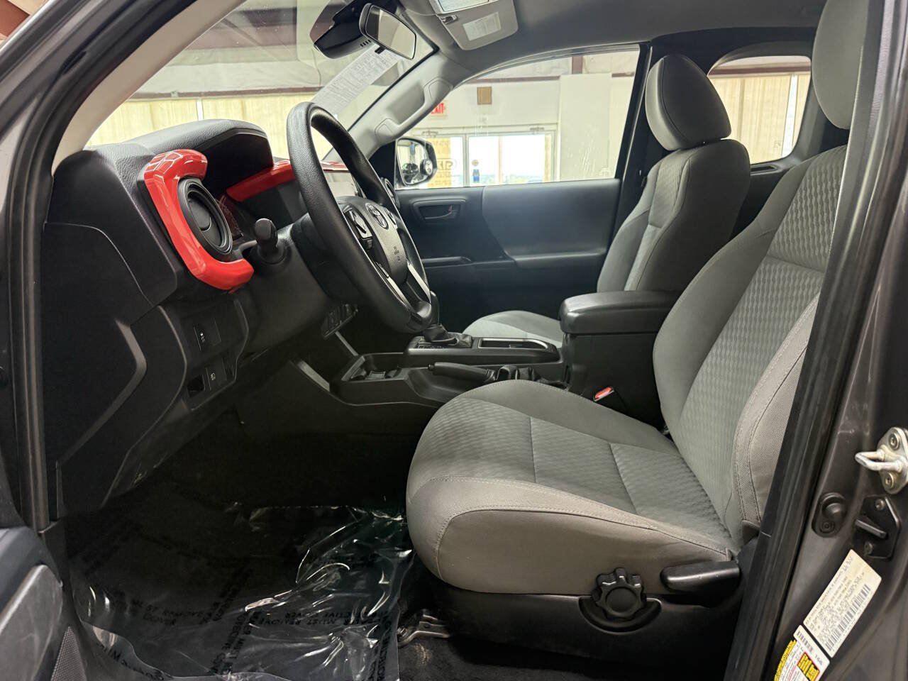Used 2021 Toyota Tacoma SR AWD/4WD image 11
