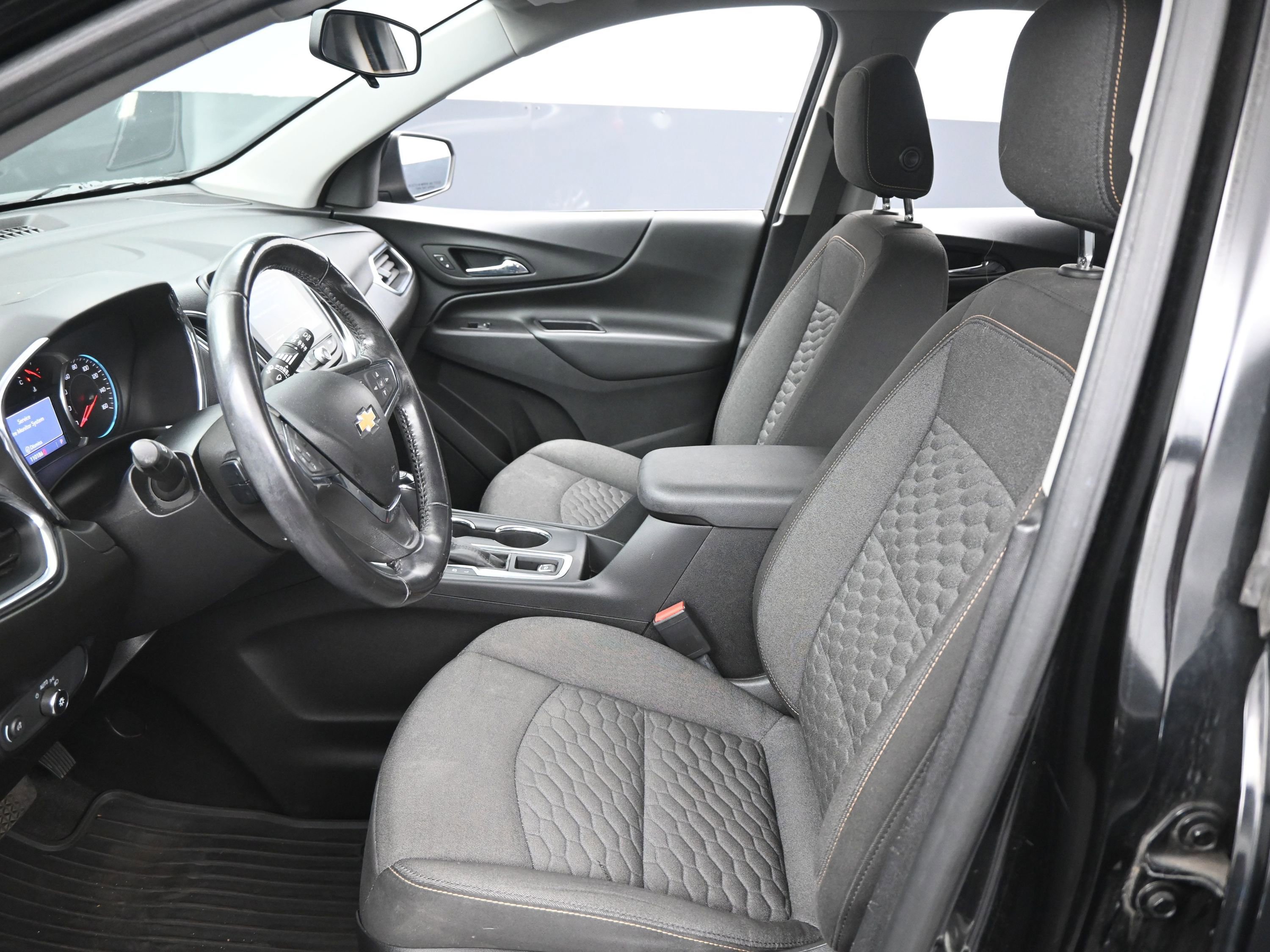 Used 2019 Chevrolet Equinox LT w/ Sun & Navigation Package image 10