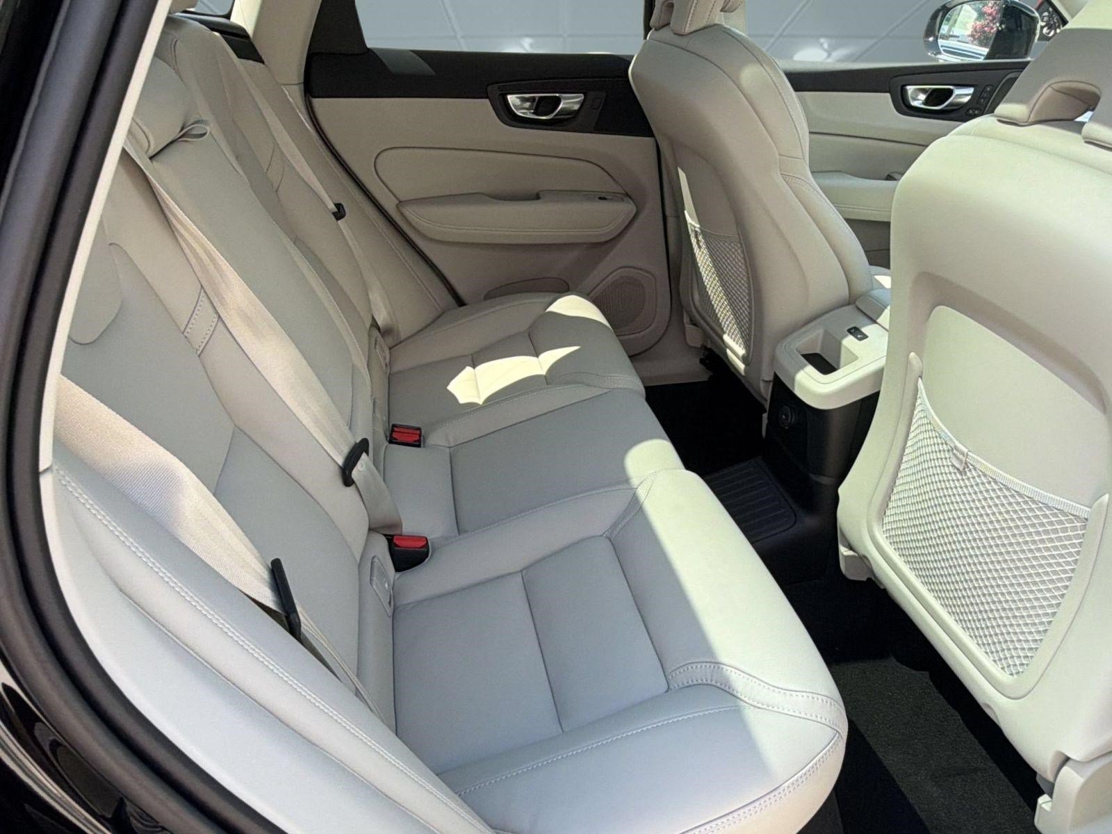 New 2026 Volvo XC60 T8 Ultra w/ Protection Package Premier AWD/4WD image 29
