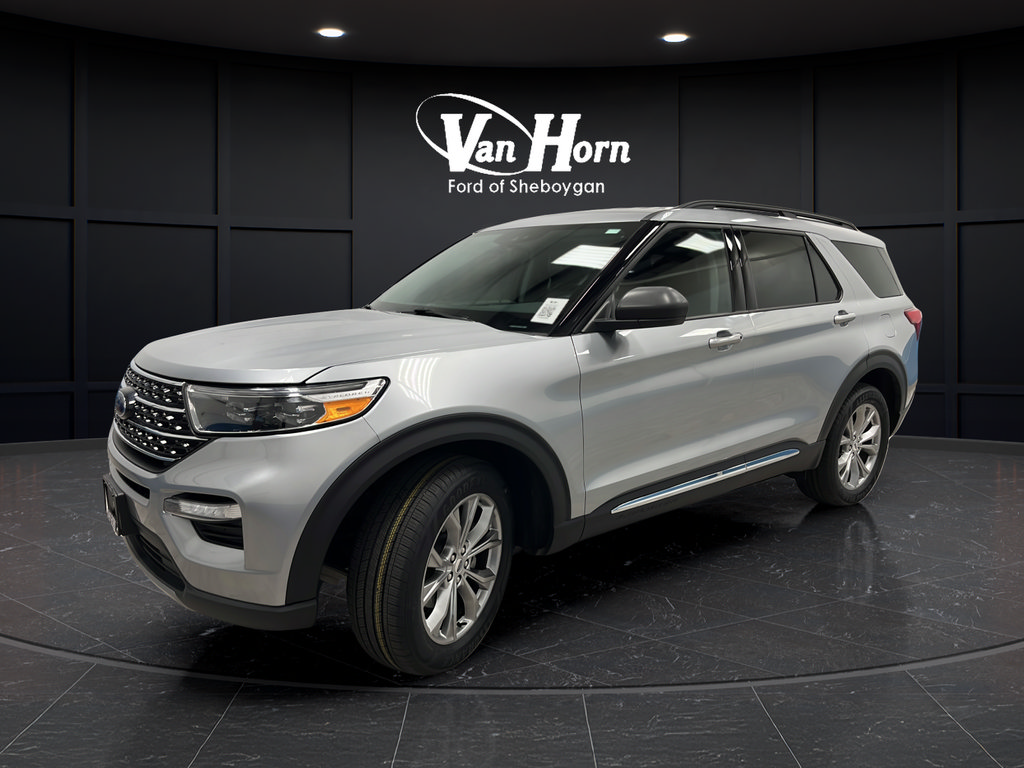Used 2023 Ford Explorer XLT w/ Equipment Group 202A AWD/4WD image 3