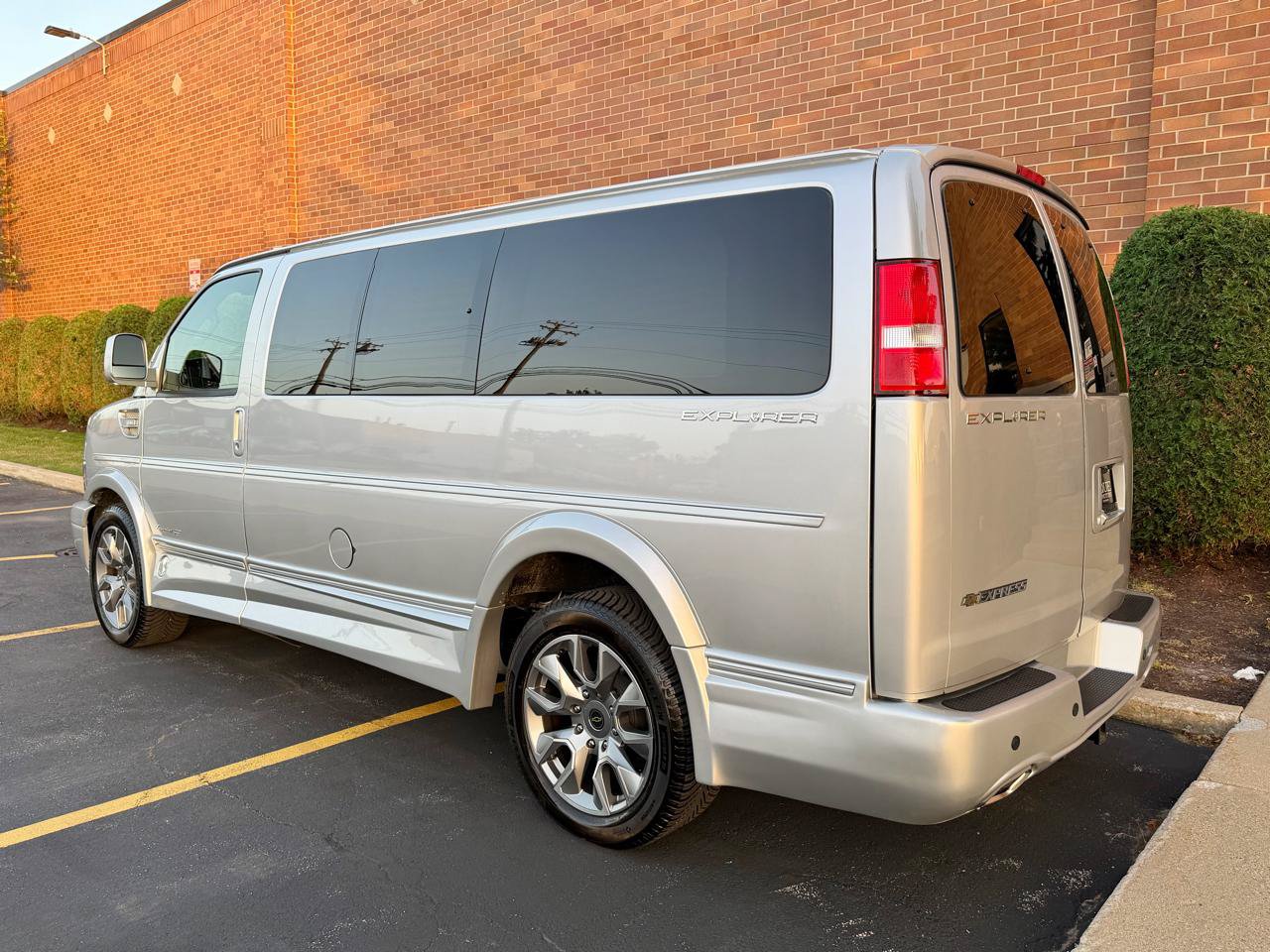 Used 2024 Chevrolet Express 2500 RWD image 7