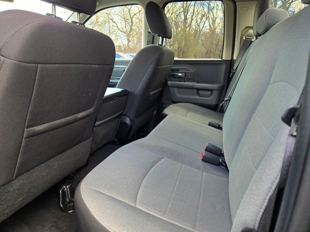 Used 2024 RAM 1500 Classic SLT AWD/4WD image 17